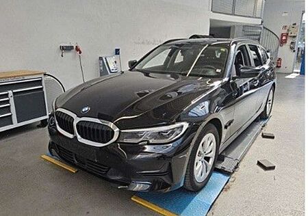 BMW 320 d xDrive Aut/HUD/Laser/AHK/SportSitze/ParkAss