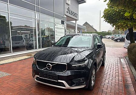 Volvo XC 40 XC40 D4 AWD Momentum LED H&K Navi RCam AHK