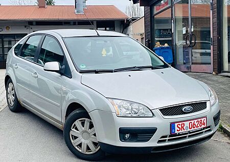 Ford Focus Lim. Style ROST