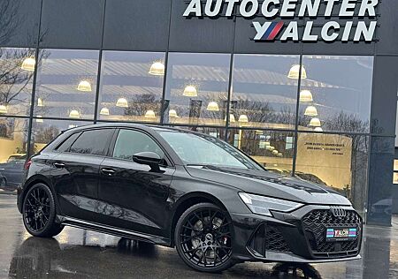 Audi RS3 2.5 TFSI S tro. quat SB 1.H/PANO/HUD/280Km/h