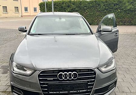 Audi A4 Attraction quattro