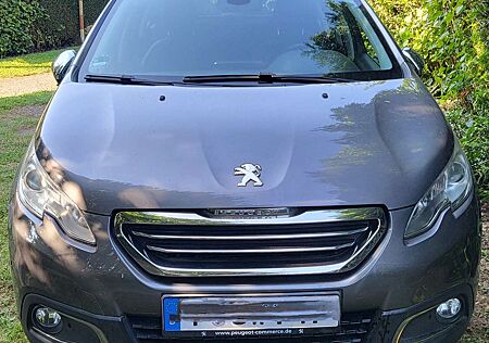 Peugeot 2008 120VTI Allure ,Navi,Klima,Park Assist selbstl.