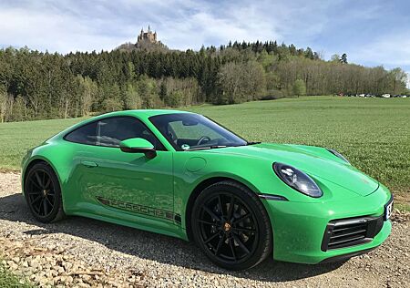 Porsche 992 Carrera
