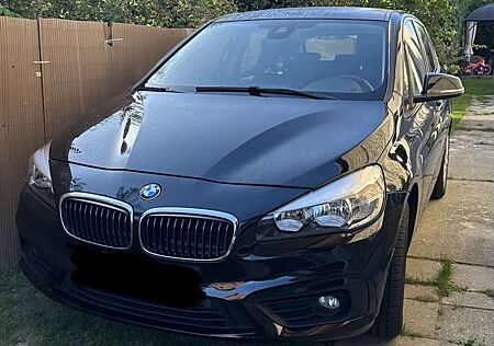 BMW 225 xe