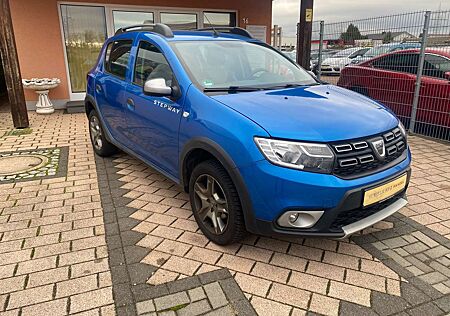 Dacia Sandero Stepway. Gas und Benzin