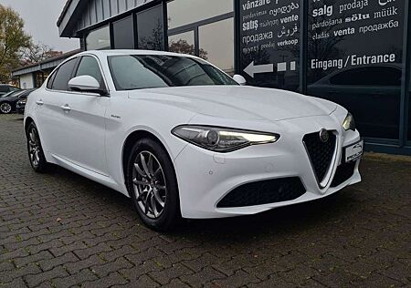 Alfa Romeo Giulia Super 2.0 T AUT - XENON - NAVI TOUCH -