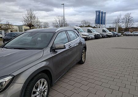 Mercedes-Benz CLA 200 d 4Matic 7G-DCT Peak Edition