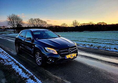 Mercedes-Benz GLA 180 7G-DCT Urban