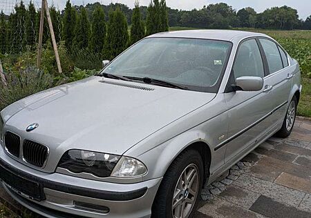 BMW 320i 320