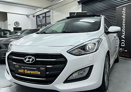 Hyundai i30 Automatik/Kamera/Leder/Navi/Pano.80.000KM