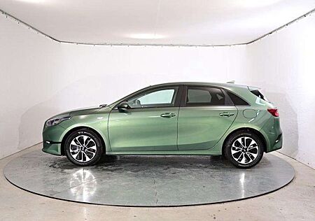 Kia Cee'd Ceed / Silver 1.5 T-GDI 7-Gang-DCT 103 kW (140 PS), Au...