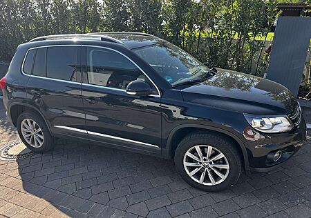 VW Tiguan Volkswagen 2.0 TDI DPF 4Motion BlueMotion Technology Sport &