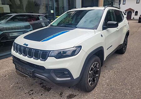 Jeep Compass Trailhawk Plug-In Hybrid 4WD