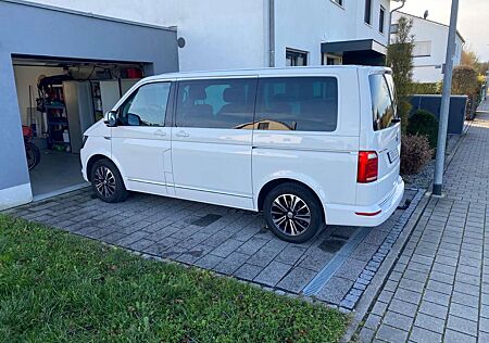 VW T6 Multivan Volkswagen DSG Kurz Highline DSG AHK ACC weiß