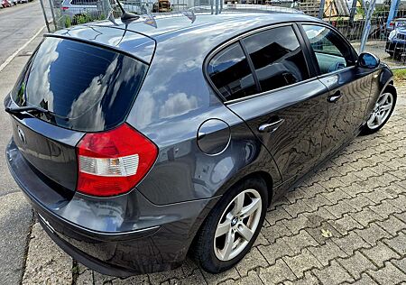 BMW 118i 118 LEDER NAVI TÜV 09.2025