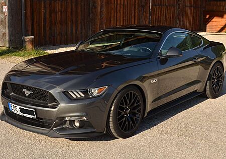 Ford Mustang Fastback 5.0 ti-vct V8 GT 421cv