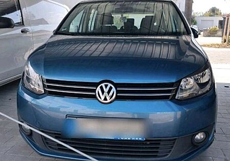 VW Touran Volkswagen 1.6 TDI DPF BlueMotion Technology Comfortline