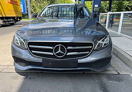 Mercedes-Benz E 220 d T 9G-TRONIC