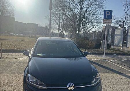 VW Golf Volkswagen Schaue dir diesen Volkswagen VII 1.6 TDI Comf