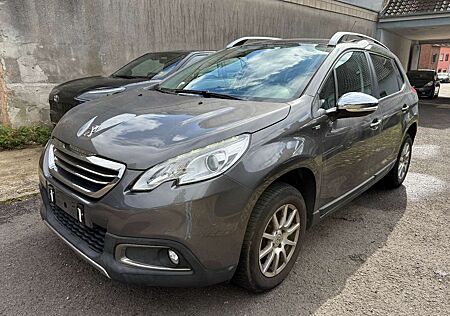 Peugeot 2008 Style *Navi/Klima/Panorama*