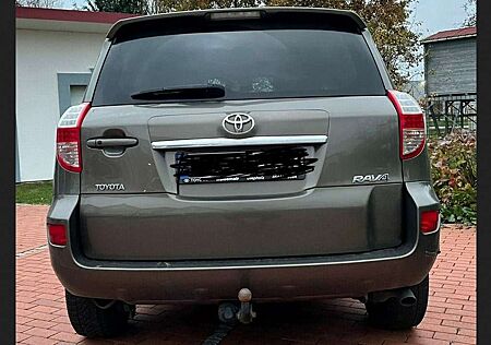 Toyota RAV 4 2.2 D-4D 4x4