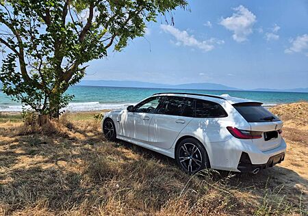 BMW 330e 330 3er Touring Plug-In-Hybrid Touring Aut.