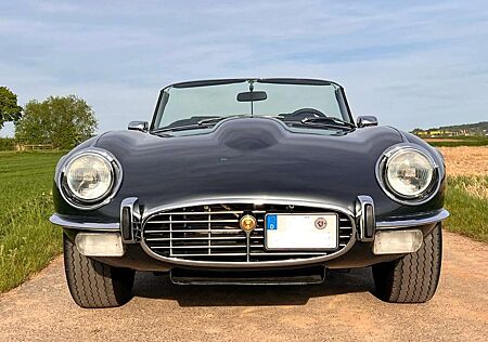 Jaguar E-Type V12 Roadster