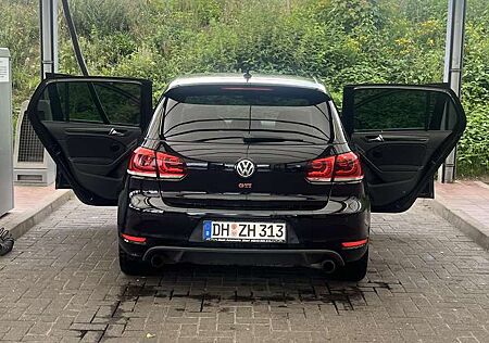VW Golf GTI Volkswagen 2.0