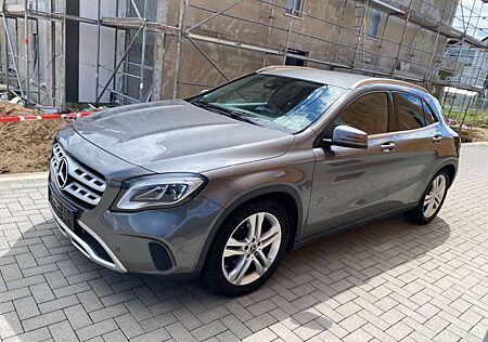 Mercedes-Benz GLA 220 d Urban LED/Navi/PDC