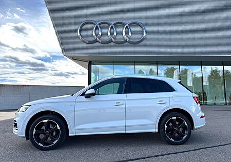 Audi Q5 55 TFSIe*Scheckheft*Zubehör*HU/AU+Serv. NEU*
