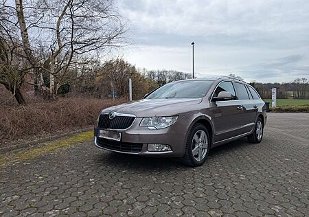 Skoda Superb Combi 1.8 TSI DSG Elegance