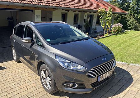 Ford S-Max Business AWD