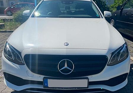 Mercedes-Benz E 200 d *Navi*Rückfahrkamera* (213.013)