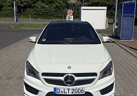 Mercedes-Benz CLA 200 AMG Line
