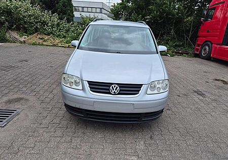 VW Touran Volkswagen 1.6 FSI Trendline