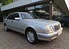 Mercedes-Benz E 240 Classic W210 *nur 168 TKM*Scheckheft*2.Hand*eSD*