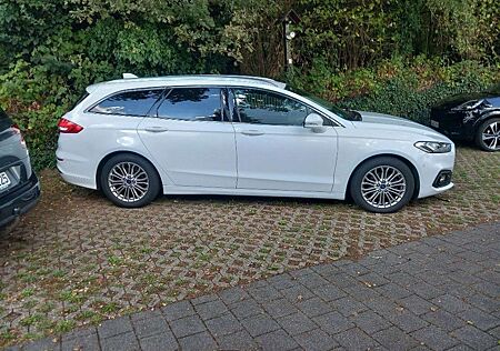 Ford Mondeo Turnier 2.0 EcoBlue Titanium Standhzg.