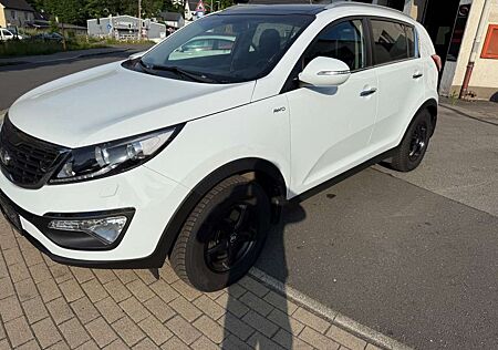 Kia Sportage Spirit 4WD Klima,Navi,Pano,Leder,Tüv