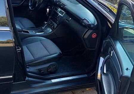 Mercedes-Benz C 220 Familiar CDI Avantgarde Automatik TÜV neu