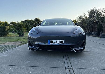Tesla Model 3 Langstreckenbatt. Allradantrieb Dual Motor Perform
