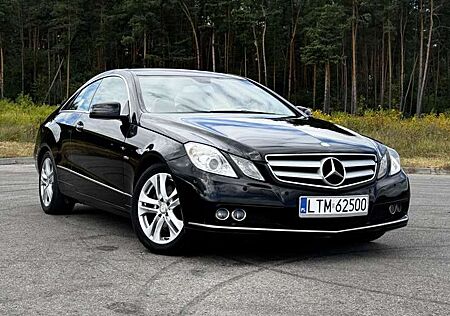 Mercedes-Benz E 250 gebraucht kaufen Mercedes-Benz E 250 CDI DPF Coupe BlueEFFICIENCY Automatik Avantgarde