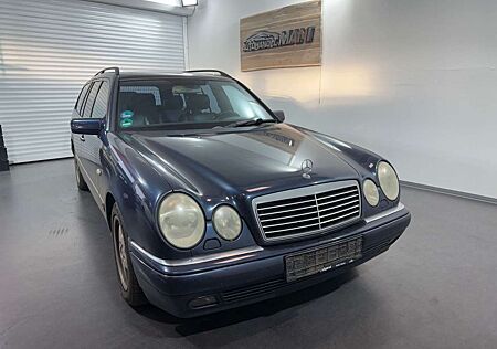 Mercedes-Benz E 320 T AVANTGARDE/AHK/Klima/Leder/TUV 09-2027/