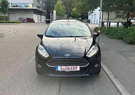 Ford Fiesta Titanium * HU Neu * gr. Inspektion Neu *