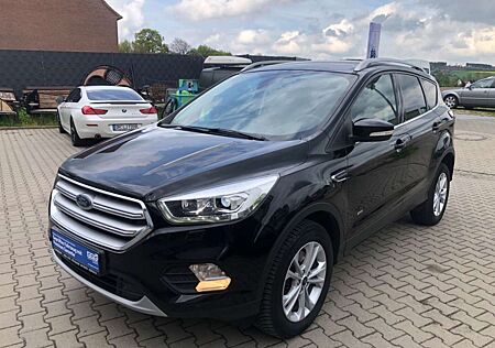 Ford Kuga Titanium*SHZ*AHK*BI-XENON*AUTOMATIK