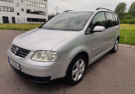 VW Touran Volkswagen 1.9 TDI 6 Gang AHK TÜV Zahnriemen Neu