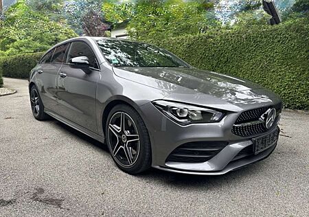 Mercedes-Benz CLA 200 Shooting Brake 7G-DCT AMG Line