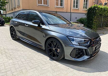 Audi RS3 Sportback/Keramik/DynamikPlus/B&O