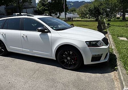Skoda Octavia Combi 2.0 TDI (Green tec) RS