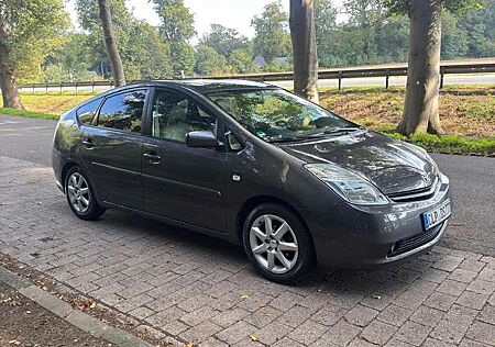 Toyota Prius (Hybrid)