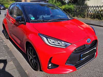 Toyota Yaris Hybrid Premiere Edition HeadUp SH LED Teilleder